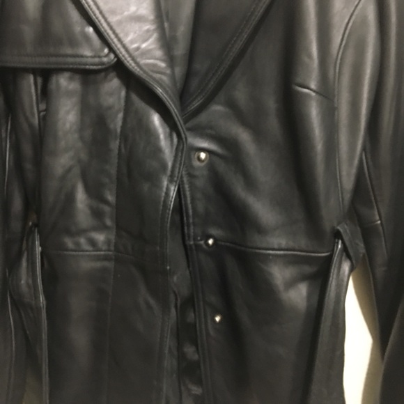 Women’s Lambskin Leather Jacket - Picture 3 of 5
